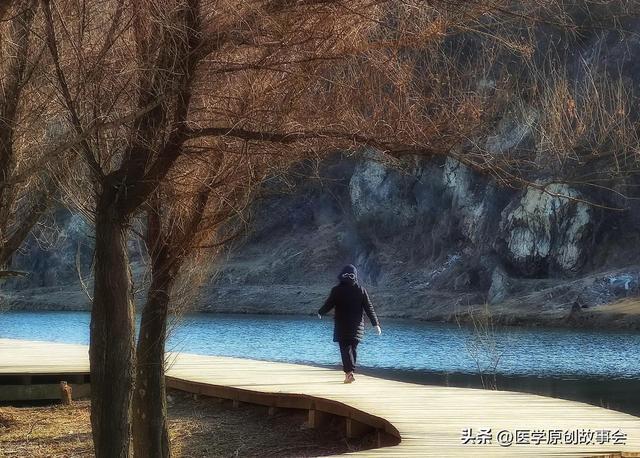 纽约市长缺席尼克斯揭幕战?本人回应:我拿不出2000美元买一张票