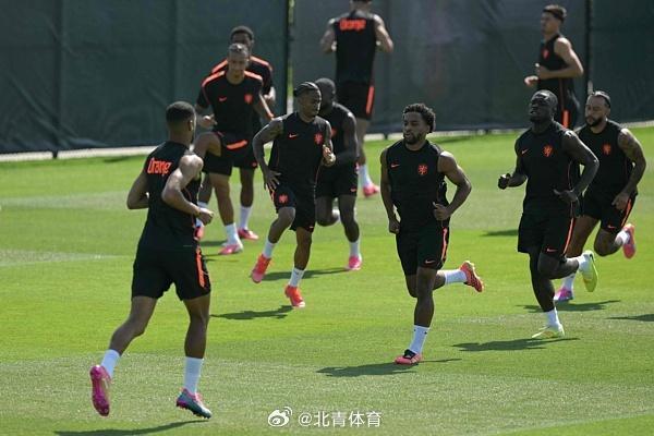 骗财骗色、开除军籍、全家移民、取消退休金?蒋大为的谣言太离谱