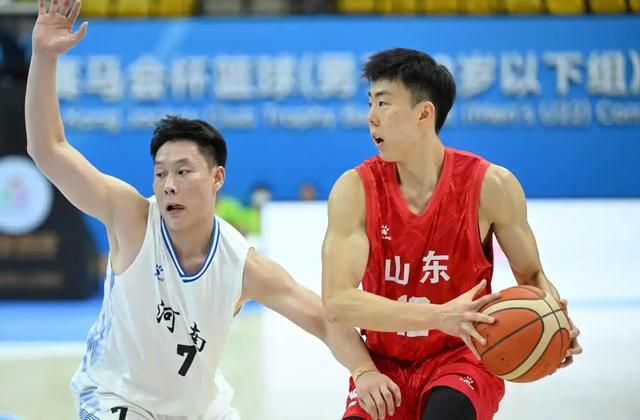 国足何时进世界杯?董路:得有10人在欧洲踢球!孙继海:十年左右