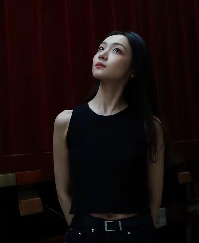 杨瀚森高效13+4+4引热议！外媒盛赞判若两人 调侃他能拿MVP