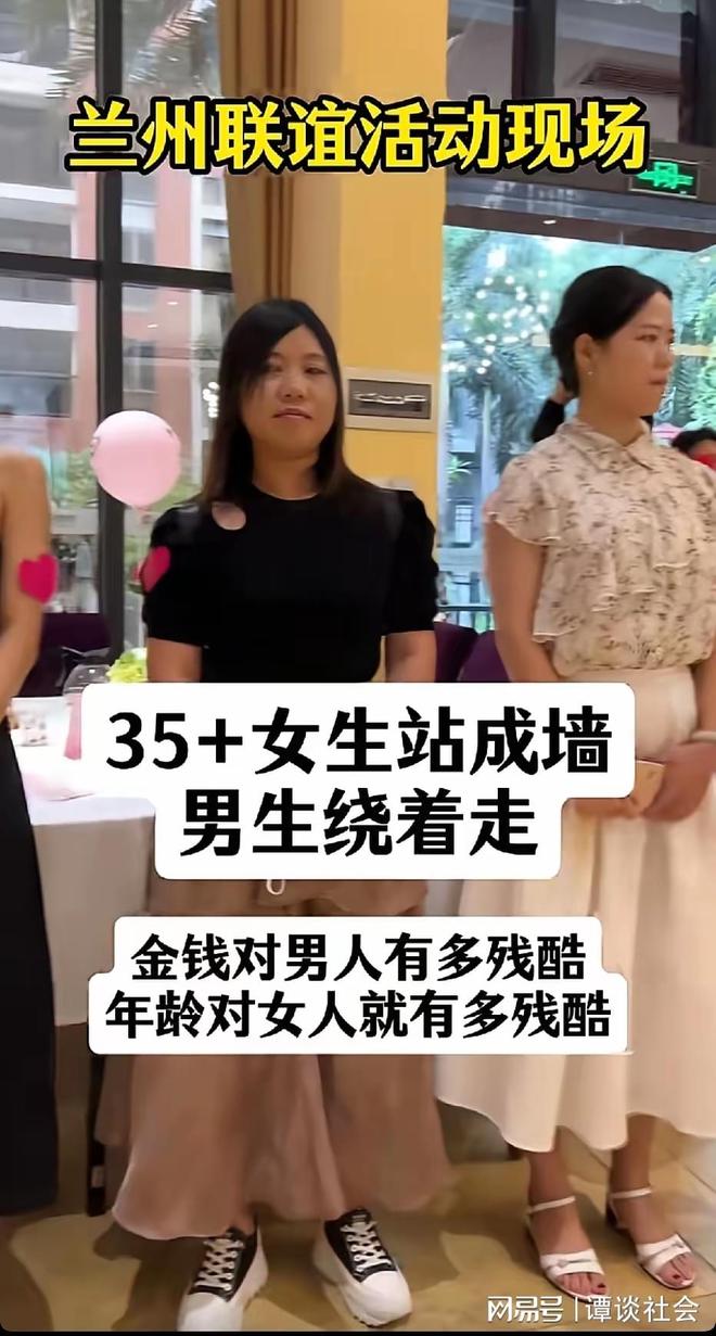 温网提前关顶棚再惹争议!德约现场发怒,辛纳望月比赛再被提及