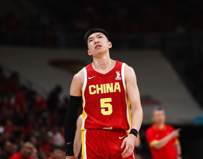 贺炜:佛得角平就是“赢”,整个现场对他们鼓舞之声不绝于耳
