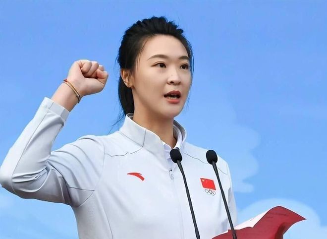 记者：詹姆斯一直以来都有意和字母哥并肩作战