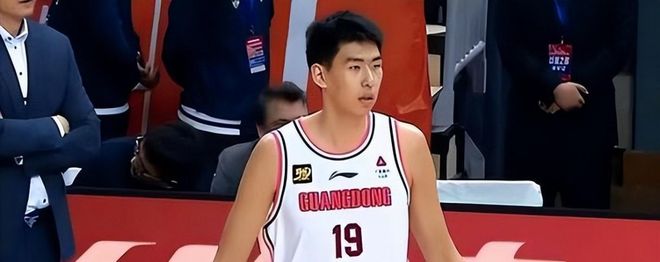 儿子参军牺牲,母亲悲痛欲绝,17年后一军区司令来信:请娘来北京