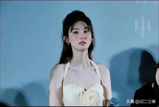 伊埃拉采访称比赛会很艰难，郑钦文直言专注自己、坚持打法是挑战