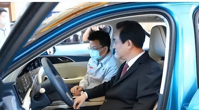 张之臻诺丁汉爆出超级冷门进八强,王欣瑜是大满贯卖力女孩?