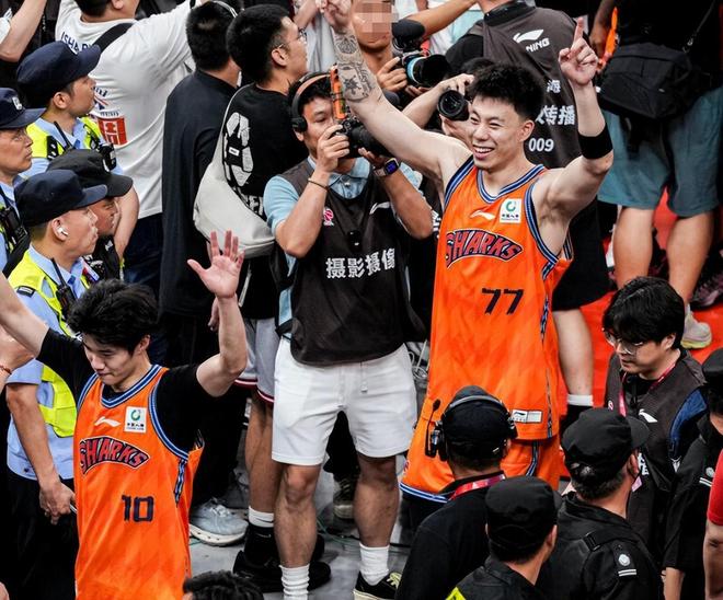 奥斯卡影后全裸出镜！凯特·温斯莱特大尺度戏震惊好莱坞