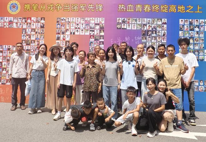 人民日报评!男子骑摩托被多次鸣笛,看完全程,才知真正的恶啥样