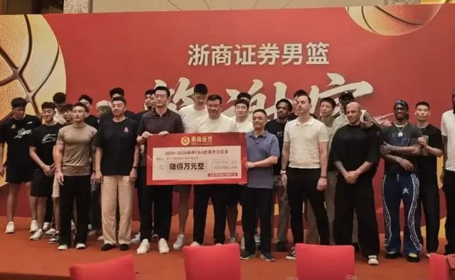 状态下滑?西班牙重用罗德里遭质疑 比巅峰期差不代表比别人差
