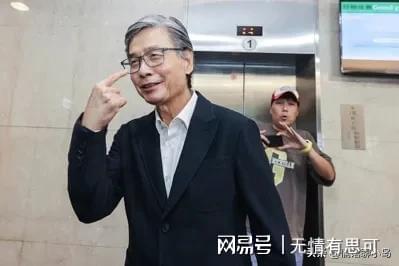 温网提前关顶棚再惹争议!德约现场发怒,辛纳望月比赛再被提及