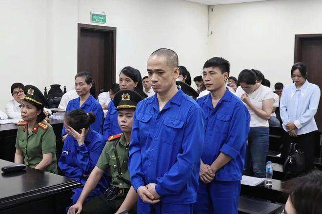 反差!34岁费利佩续约2年,30岁功勋罗慕洛遭放弃,背后真相太现实
