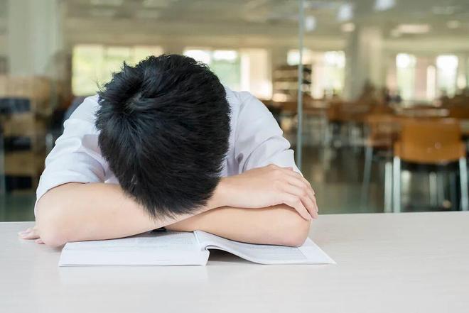 悲伤,湖人队东契奇和达拉斯独行侠队向传奇教练唐·尼尔森致敬