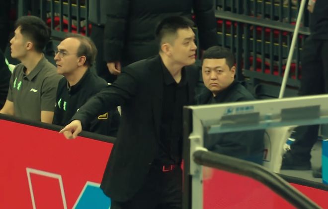 北京国安VS申花:达万客串中卫,塞鸟+孔特坐镇中场,曹永竞冲锋
