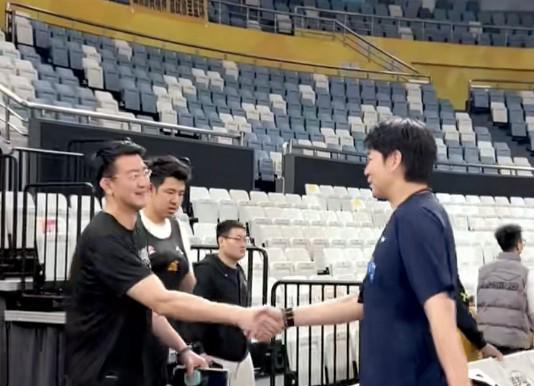 宫鲁鸣回应李月汝缺席世界杯：内线实力减了不少分