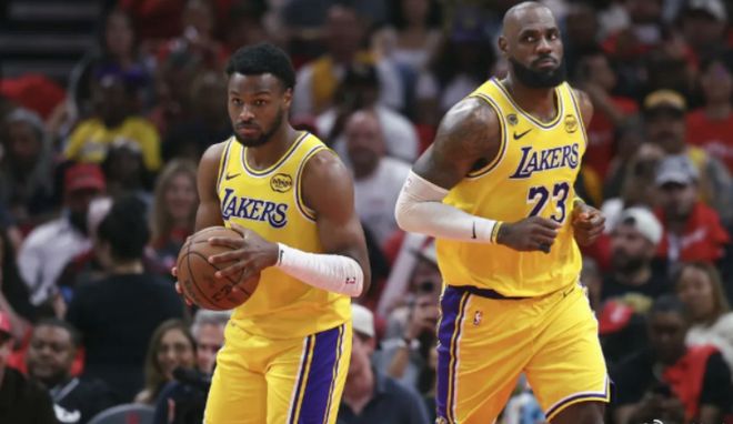 经典回归!NBA总决赛地板迎回冠军金杯图案