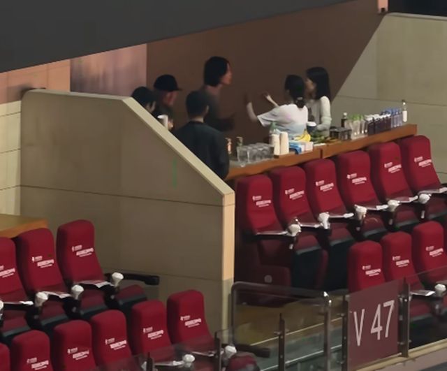 部队统一为军人配发的这双鞋,现实里几乎看不到有人穿着,为什么