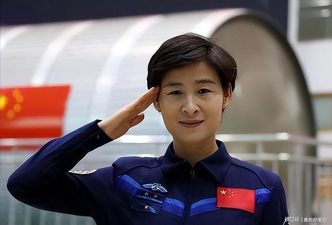 染红后微笑离场!前国脚怒批韦世豪:不顾集体利益 惯犯 永远改不了